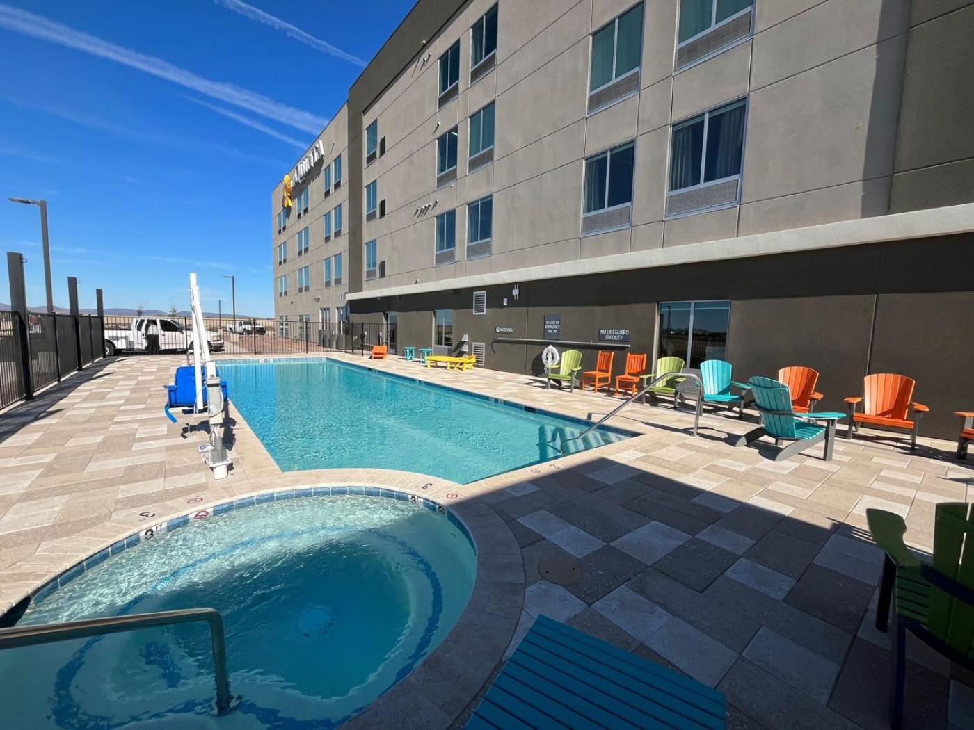 La Quinta Inn & Suites By Wyndham ユマ エクステリア 写真